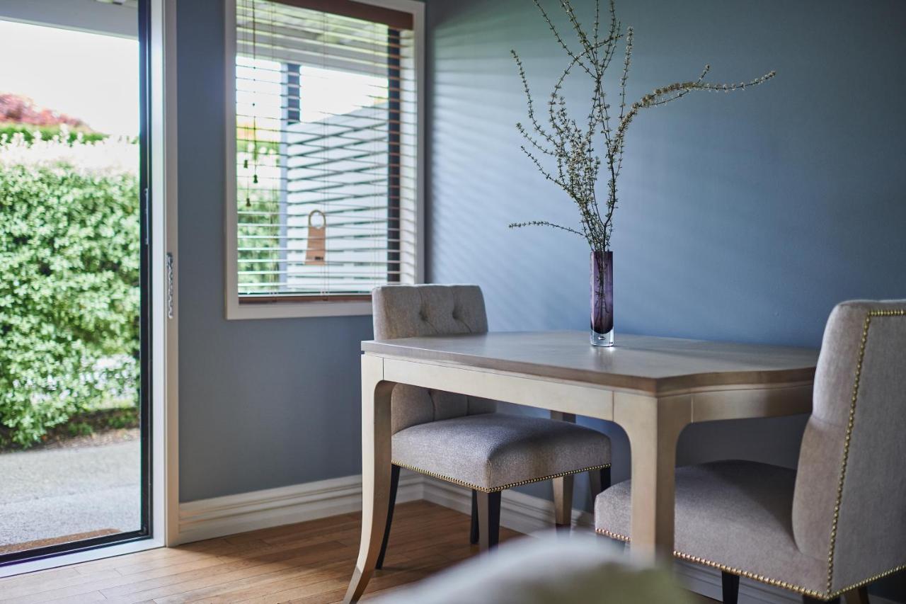 Parehua Resort Martinborough Esterno foto A dining room