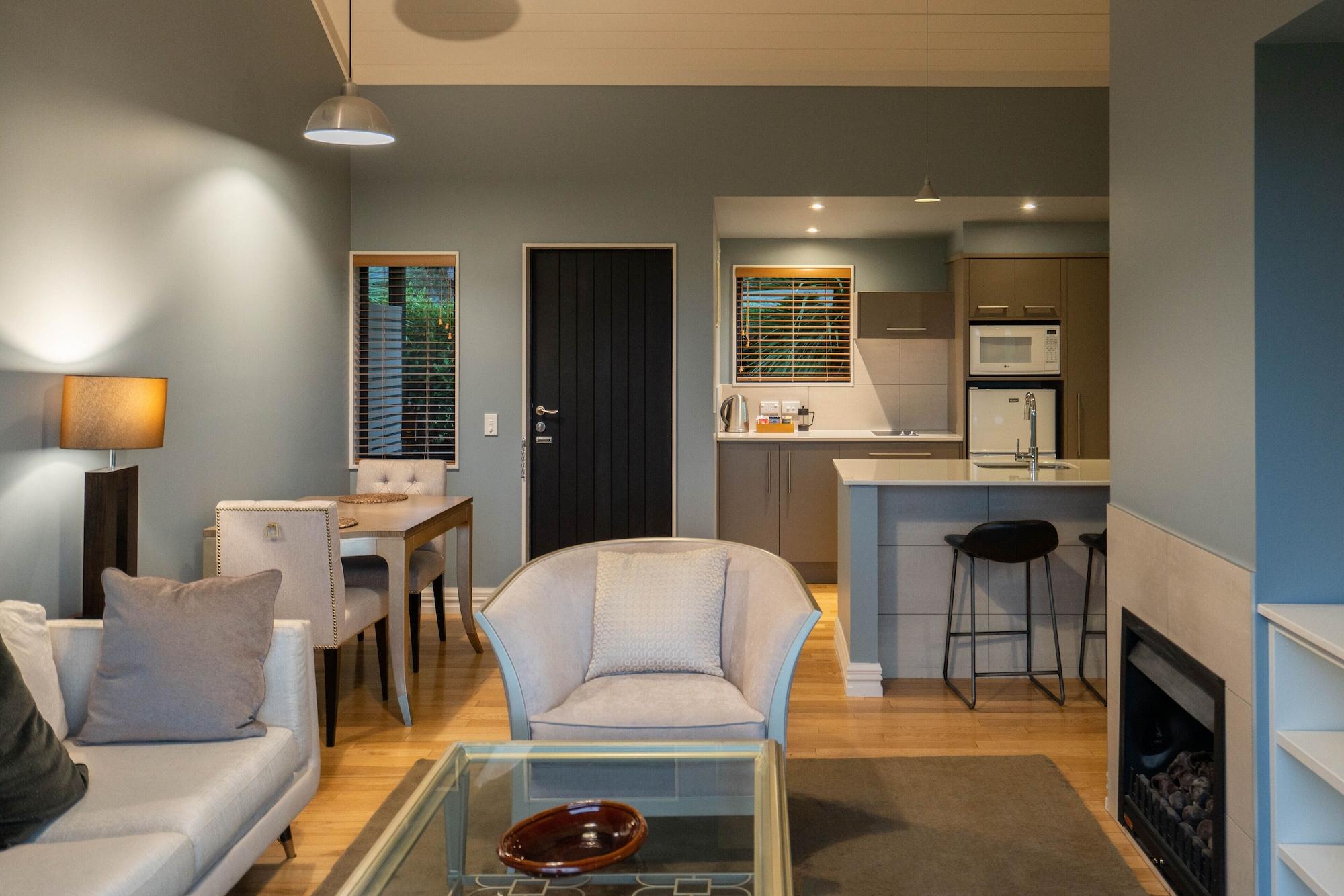 Parehua Resort Martinborough Esterno foto A typical apartment at The Beacon