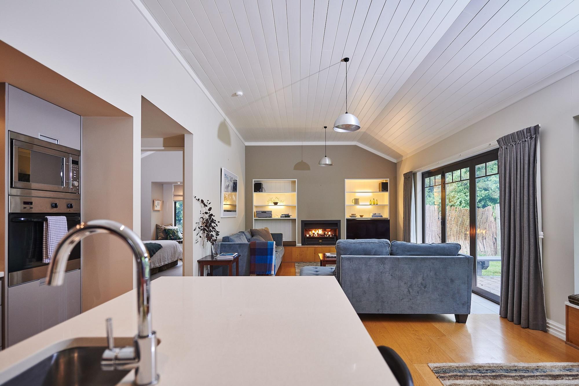 Parehua Resort Martinborough Esterno foto Interior of a house