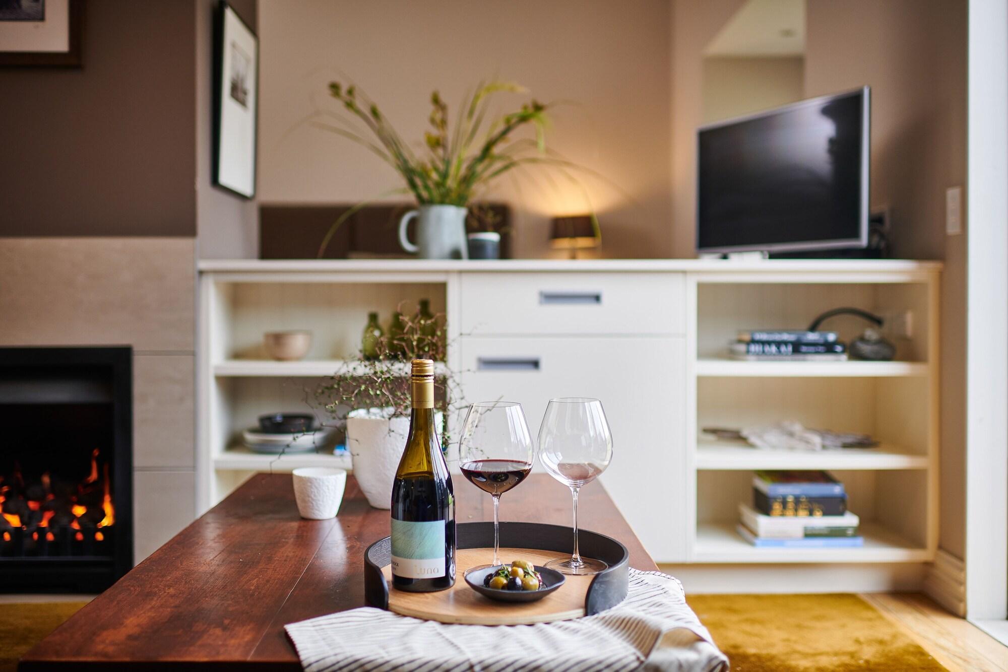 Parehua Resort Martinborough Esterno foto A wine tasting at home