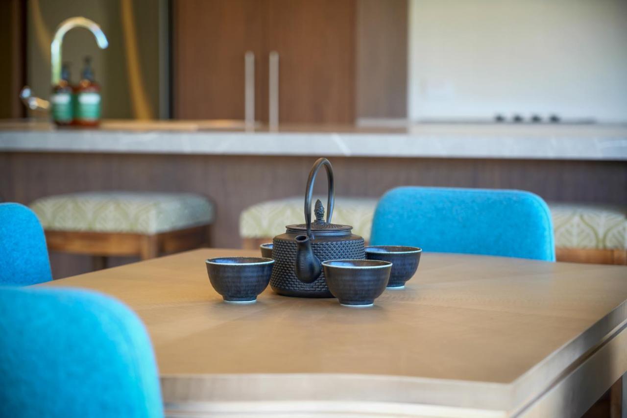 Parehua Resort Martinborough Esterno foto A tea set