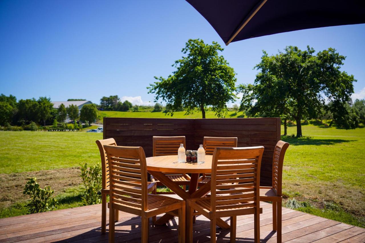 Parehua Resort Martinborough Esterno foto The restaurant at the golf course