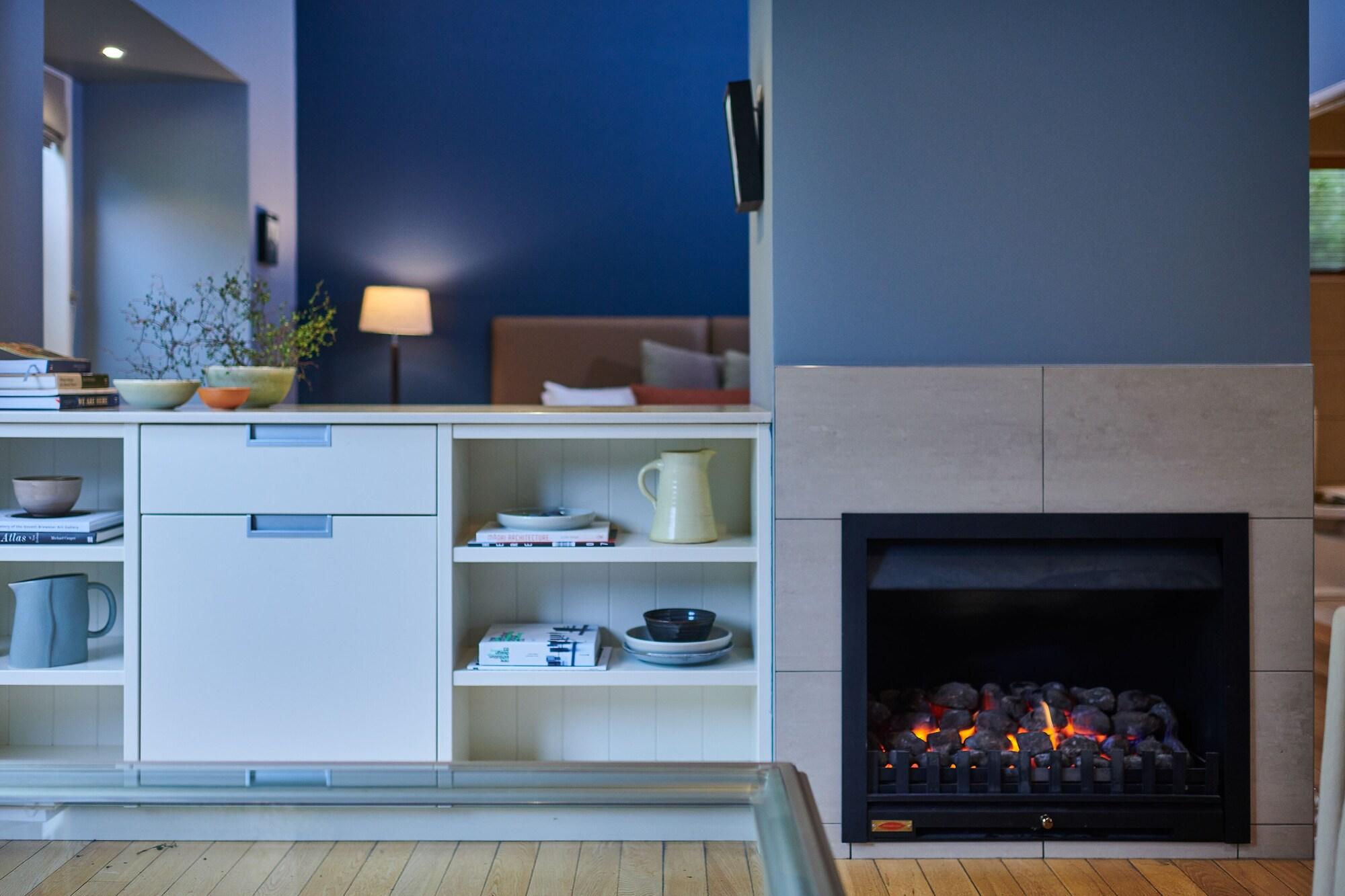 Parehua Resort Martinborough Esterno foto A gas fireplace