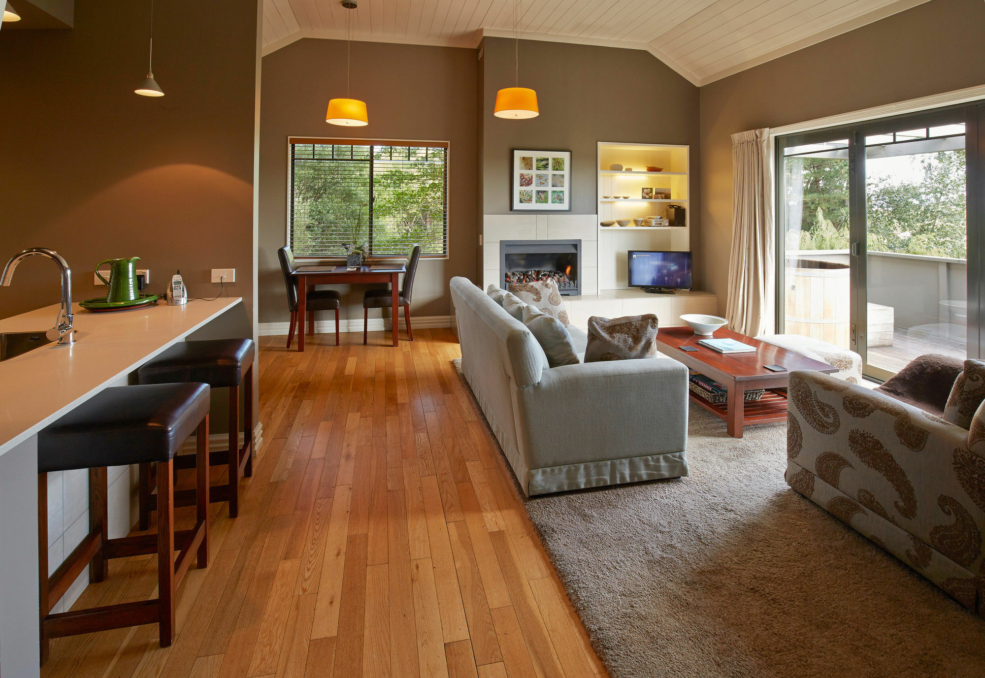 Parehua Resort Martinborough Esterno foto A living room in a house